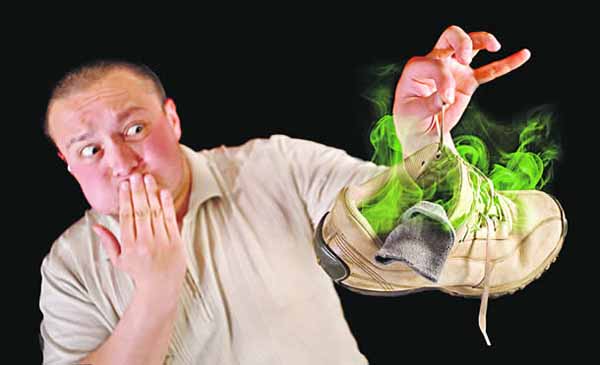 جلوگیری از بو گرفتن پا در کفش