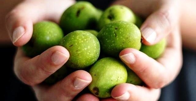 پاك كردن رنگ گردو از دست