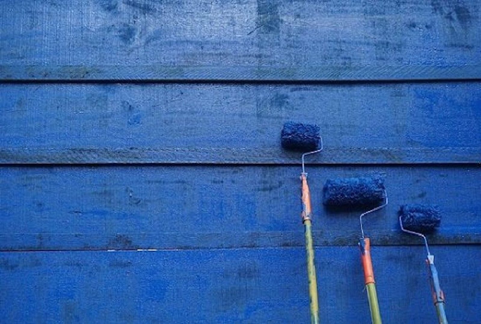 از دیدگاه طراحی داخلی، چگونه می‌توان دیوارها را طراحی کرد؟