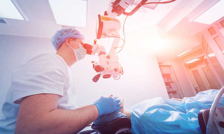 پیامدهای خطرناک عمل لیزیک توسط افراد غیر متخصص