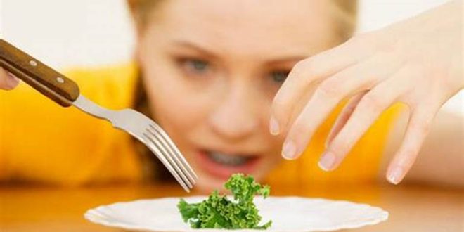 علائم اختلال پرخوری عصبی در زنان