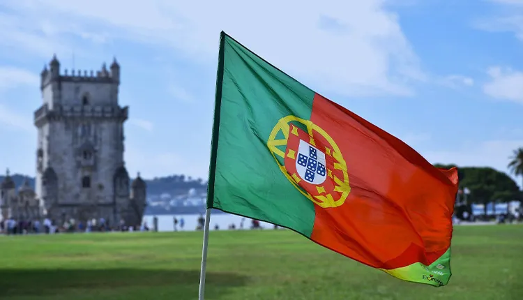 آیا با تحصیل در پرتغال می‌توان اقامت دائم و تابعیت این کشور را گرفت؟