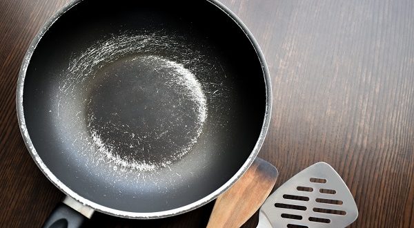 چگونه عمر تابه های نچسب را افزایش دهیم: نکاتی که باید در مورد نگهداری آن ها بدانید