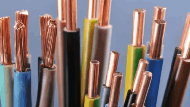 انتخاب کابل مناسب، به‌ویژه برای پیمانکاران و خریداران عمده، چیزی فراتر از یک مقایسه ساده قیمت است. در واقع کیفیت کابل در ایمنی و بهره‌وری یک پروژه نقش حیاتی دارد و کوچکترین بی‌توجهی می‌تواند سال‌ها بعد مشکلات جدی مانند اتصالی یا افت ولتاژ به‌وجود آورد. بنابراین هنگام جستجو برای کابل افشارنژاد خراسان